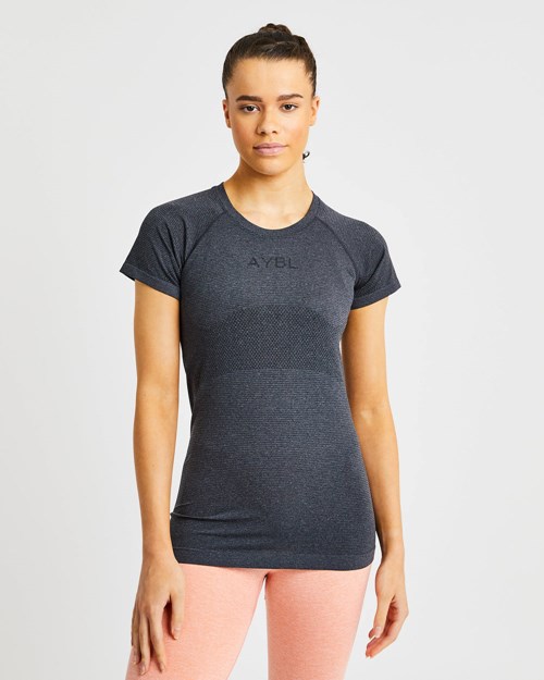 AYBL Embrace Seamless T Shirt Svarte | STRVAC-593